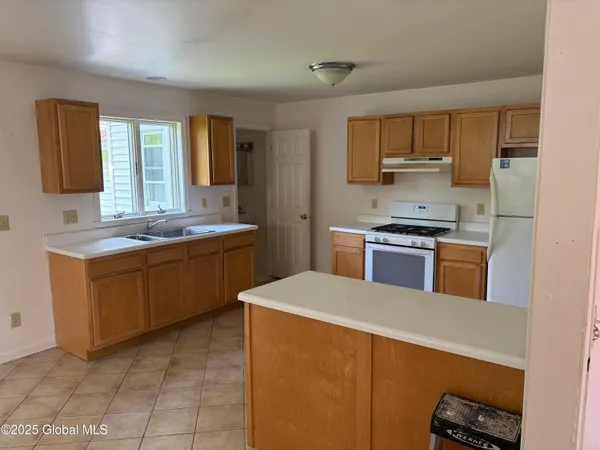 $525,000 | 17 Lawnridge Avenue, Unit 17 & 19, Albany, NY 12208