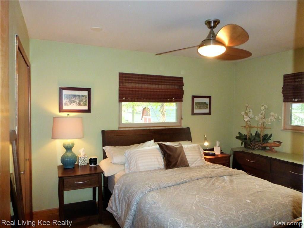 54151 County Line Road New Baltimore, MI 48047 - Photo 19 of 44