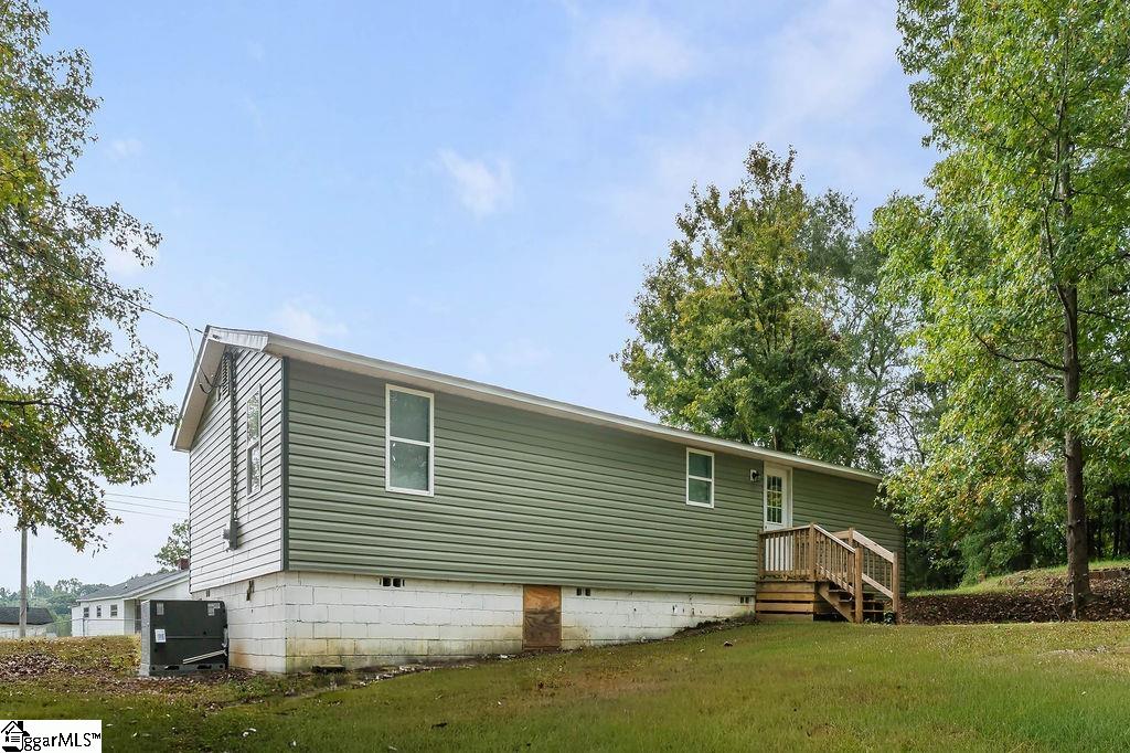 307 State Rd S-44-90 Union, SC 29379 - Photo 5 of 23