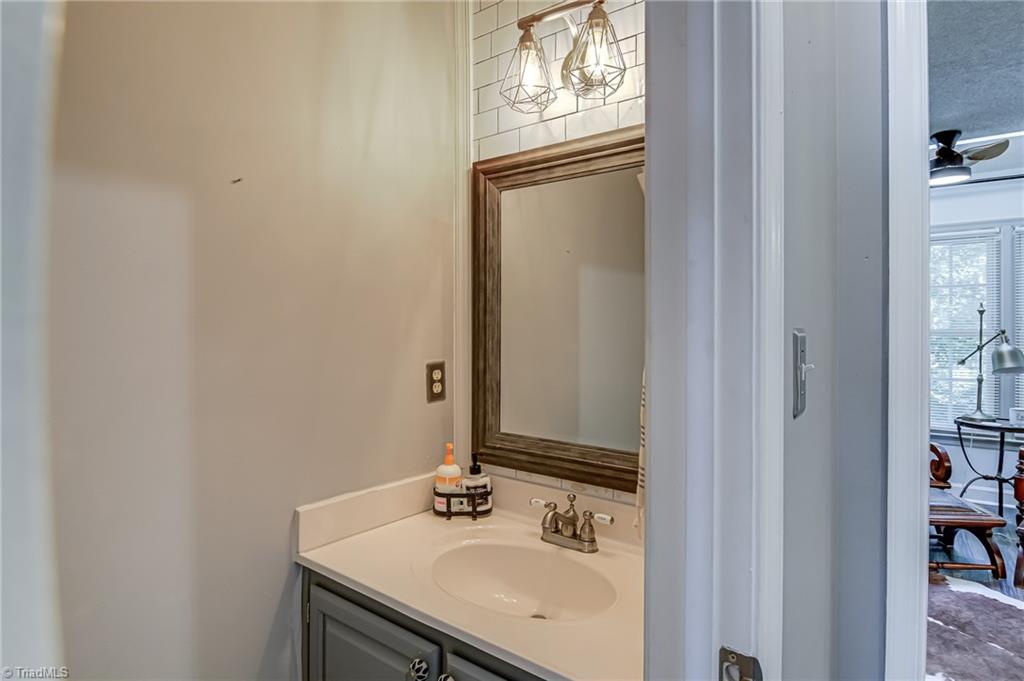 2 Downing Ridge Court Greensboro, NC 27407 - Photo 15 of 31 Gallery Image 15