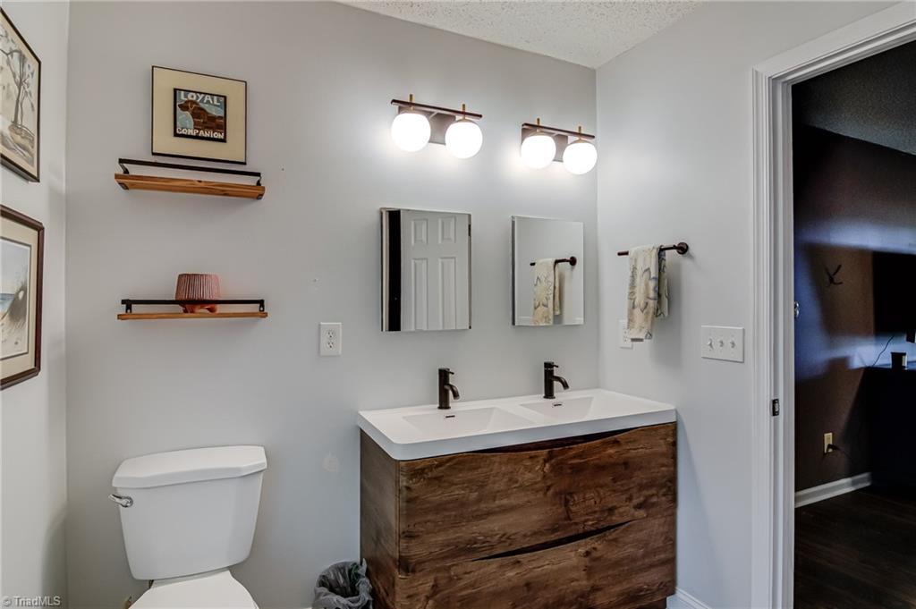 2 Downing Ridge Court Greensboro, NC 27407 - Photo 18 of 31 Gallery Image 18