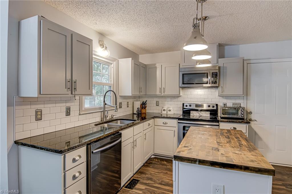 2 Downing Ridge Court Greensboro, NC 27407 - Photo 8 of 31 Gallery Image 8