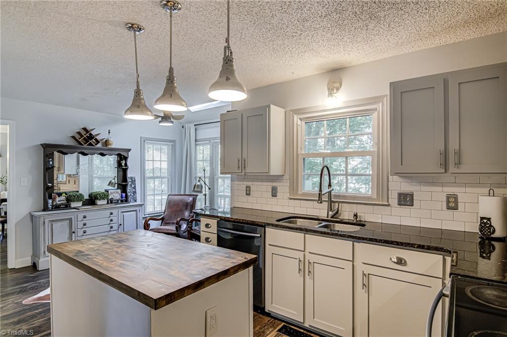 2 Downing Ridge Court Greensboro, NC 27407 - Photo 10 of 31 Gallery Image 10