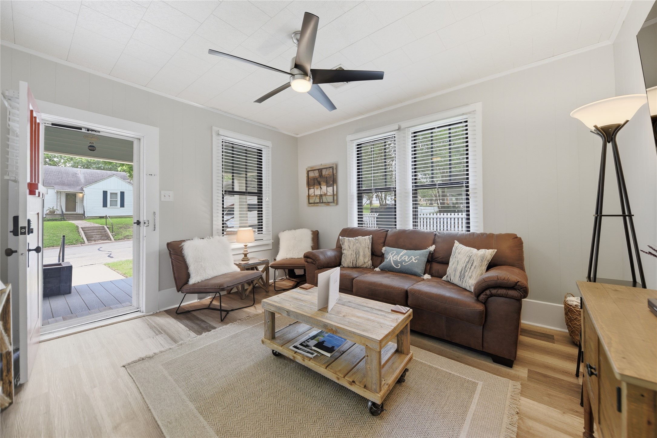 1500 Church Street Brenham, TX 77833 - Photo 5 of 30 a living room with furniture and a window