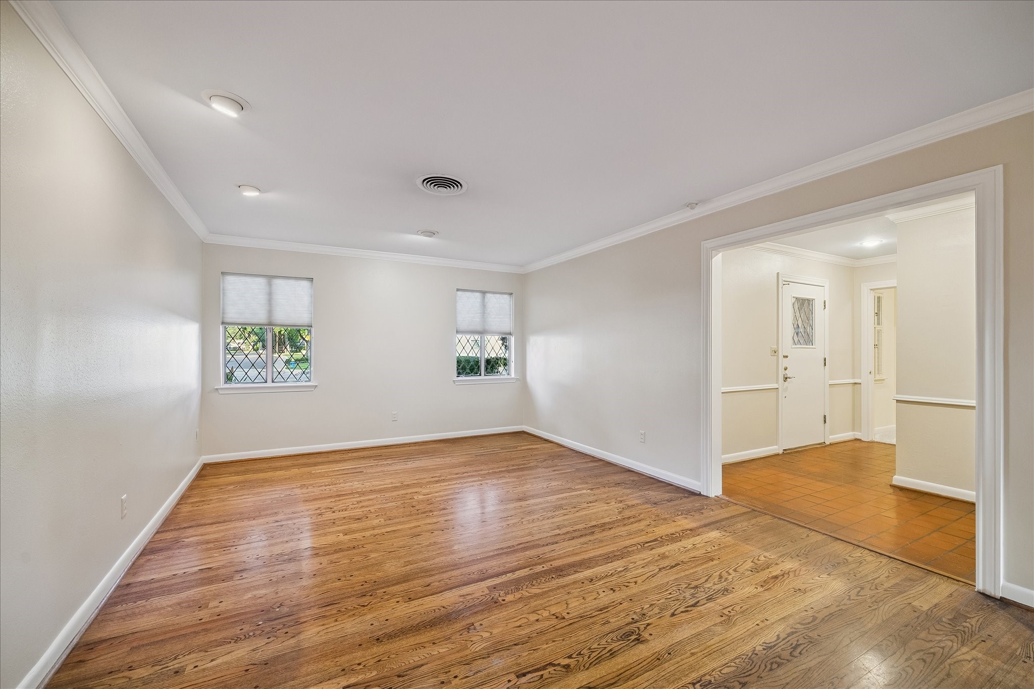2126 Chimney Rock Road Houston, TX 77057 - Photo 6 of 30