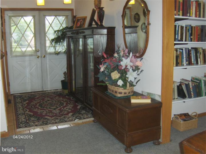 3 Ridge Road Southampton, NJ 08088 - Photo 3 of 24 Foyer