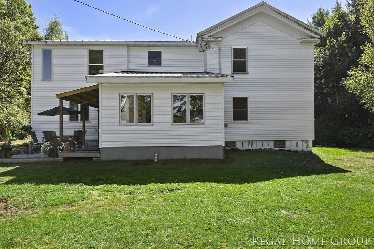 9545 State Road Nunica, MI 49448 - Photo 29 of 48 IMG_1027