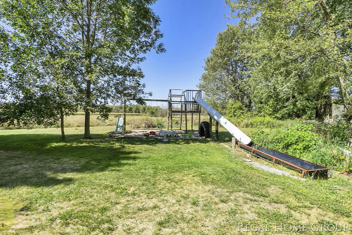 9545 State Road Nunica, MI 49448 - Photo 33 of 48 IMG_1031