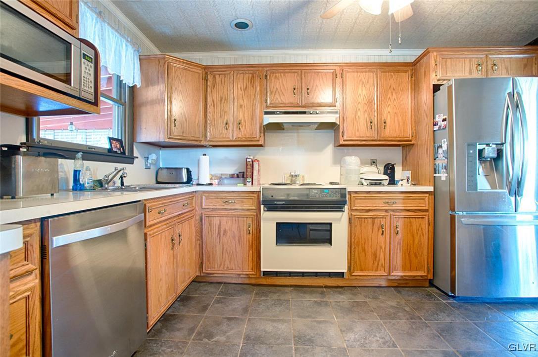 736 Bangor Road Nazareth, PA 18064 - Photo 8 of 22 Gallery Image 8