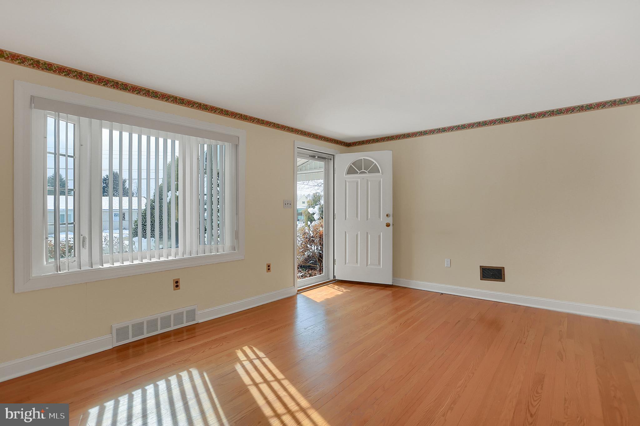 2045 Poplars Road York, PA 17408 - Photo 3 of 34 Gallery Image 3