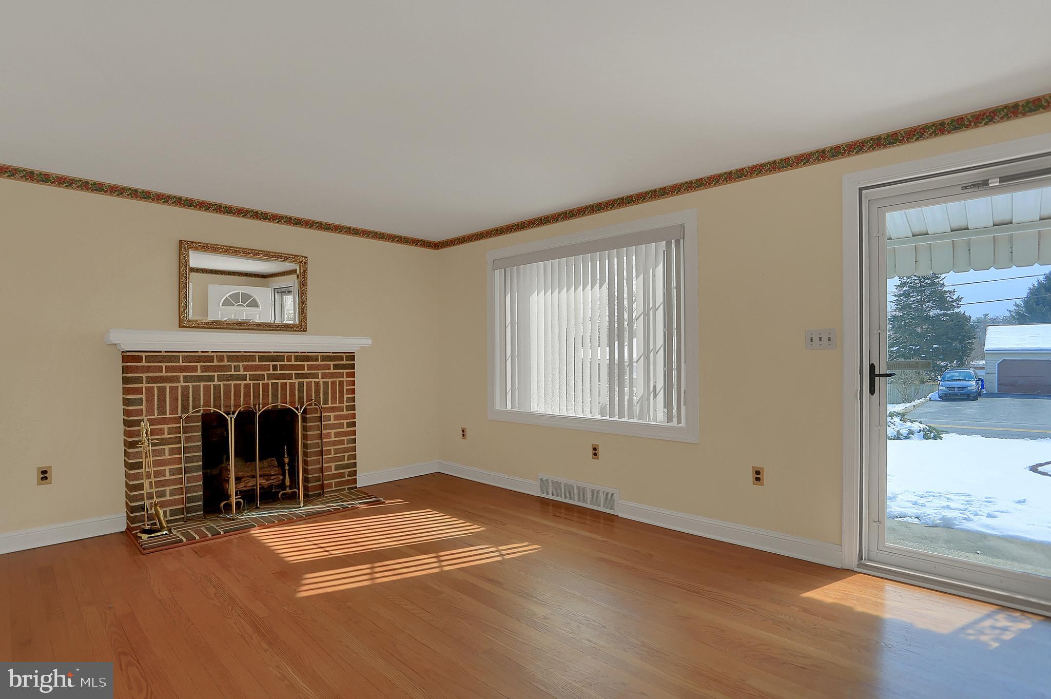 2045 Poplars Road York, PA 17408 - Photo 4 of 34 Gallery Image 4