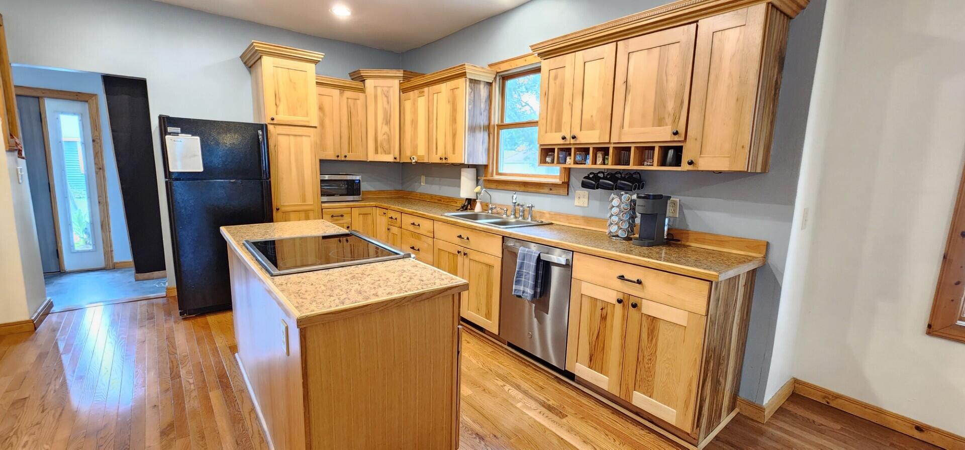 351 Chatfield Street Winona, MN 55987 - Photo 2 of 26 Kitchen