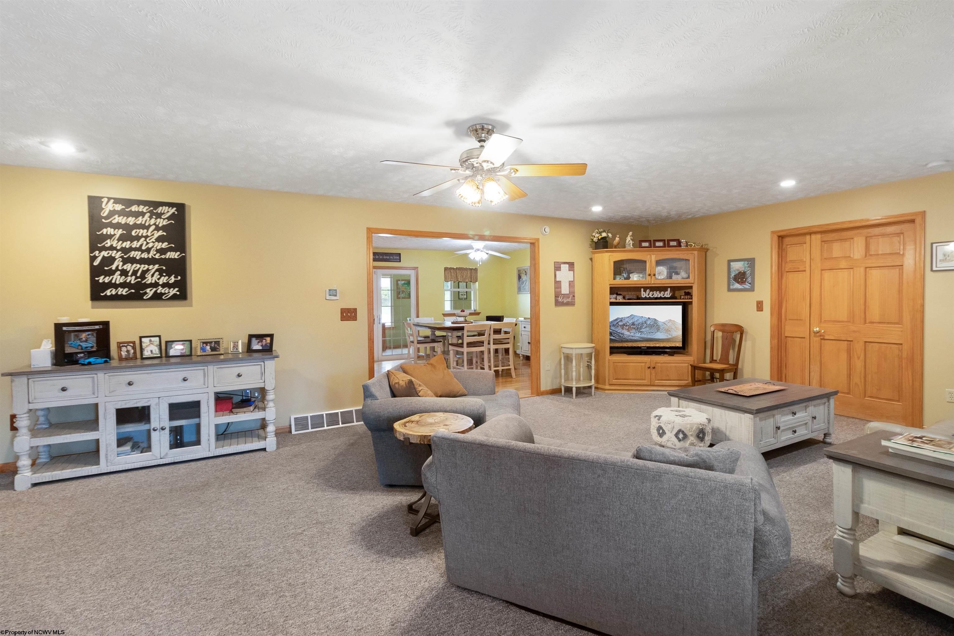 112 Mountain View Road Bridgeport, WV 26330 - Photo 5 of 43 Gallery Image 5