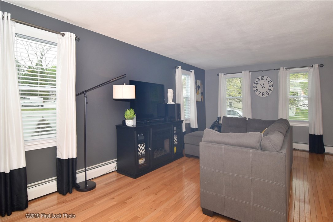 39 Lemis Street Coventry, RI 02816 - Photo 3 of 39