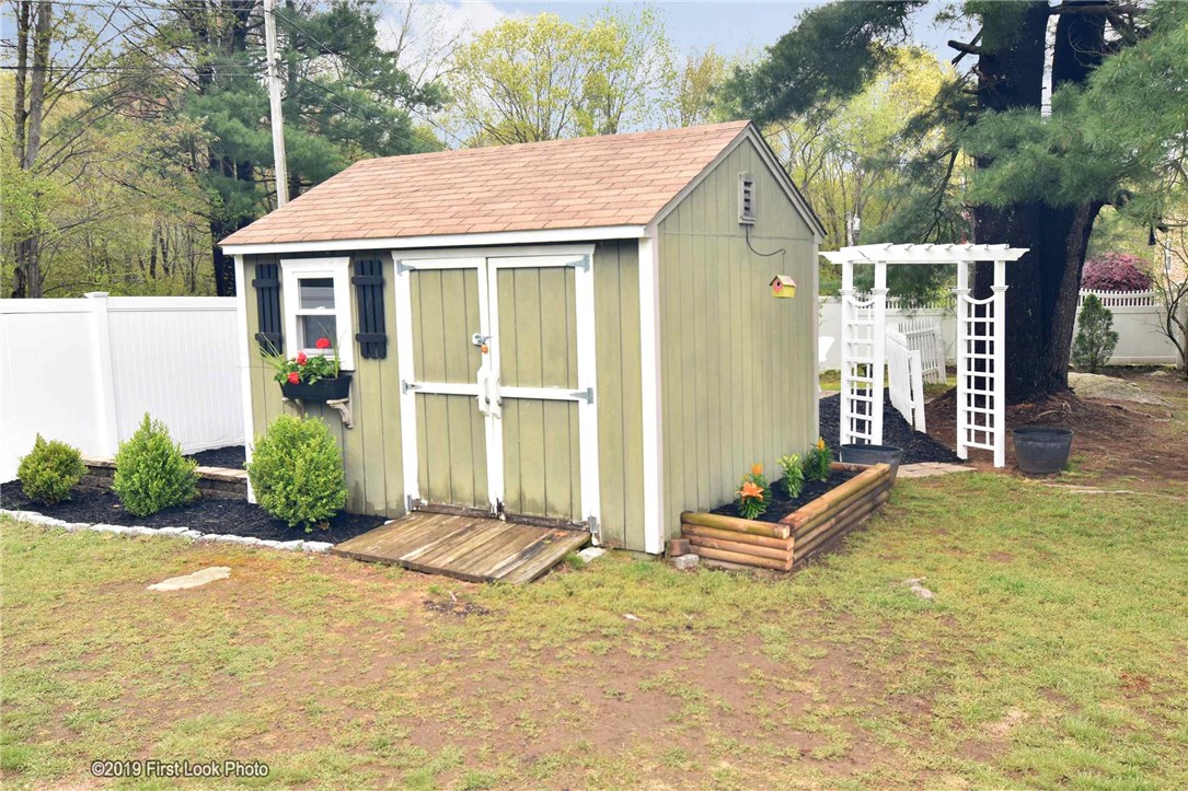 39 Lemis Street Coventry, RI 02816 - Photo 34 of 39