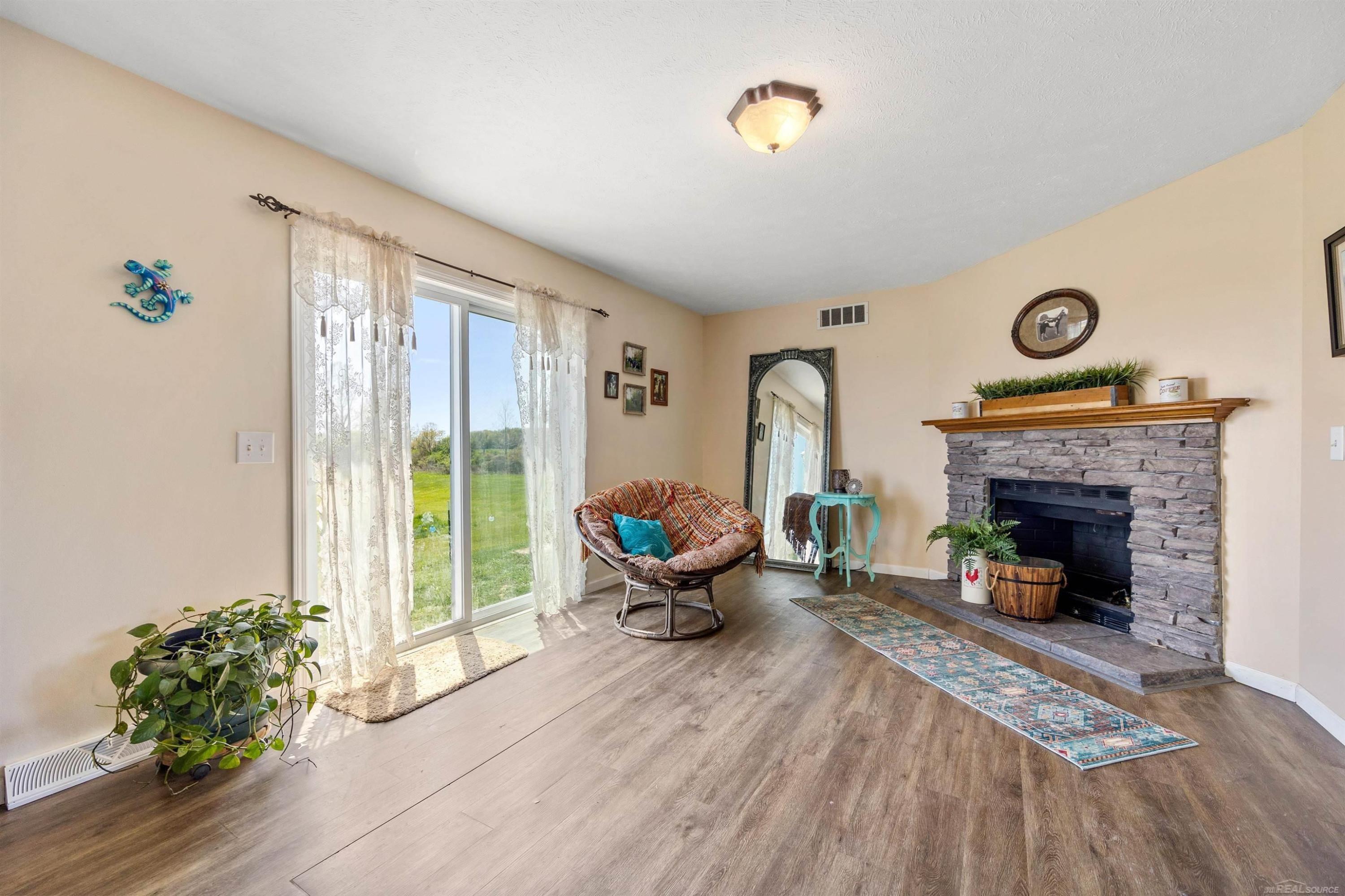 7613 Fisher Road Avoca, MI 48006 - Photo 20 of 31 50213010-9537ba78-ff8c-4f36-a9e7-ade542307eb1.JPG