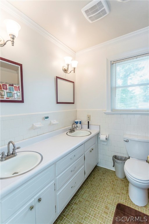 4040 Falstone Road Richmond, VA 23234 - Photo 35 of 50 Bathroom with Double Vanity