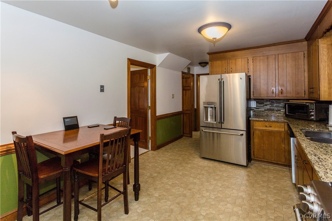 4040 Falstone Road Richmond, VA 23234 - Photo 10 of 50 Eat In Kitchen