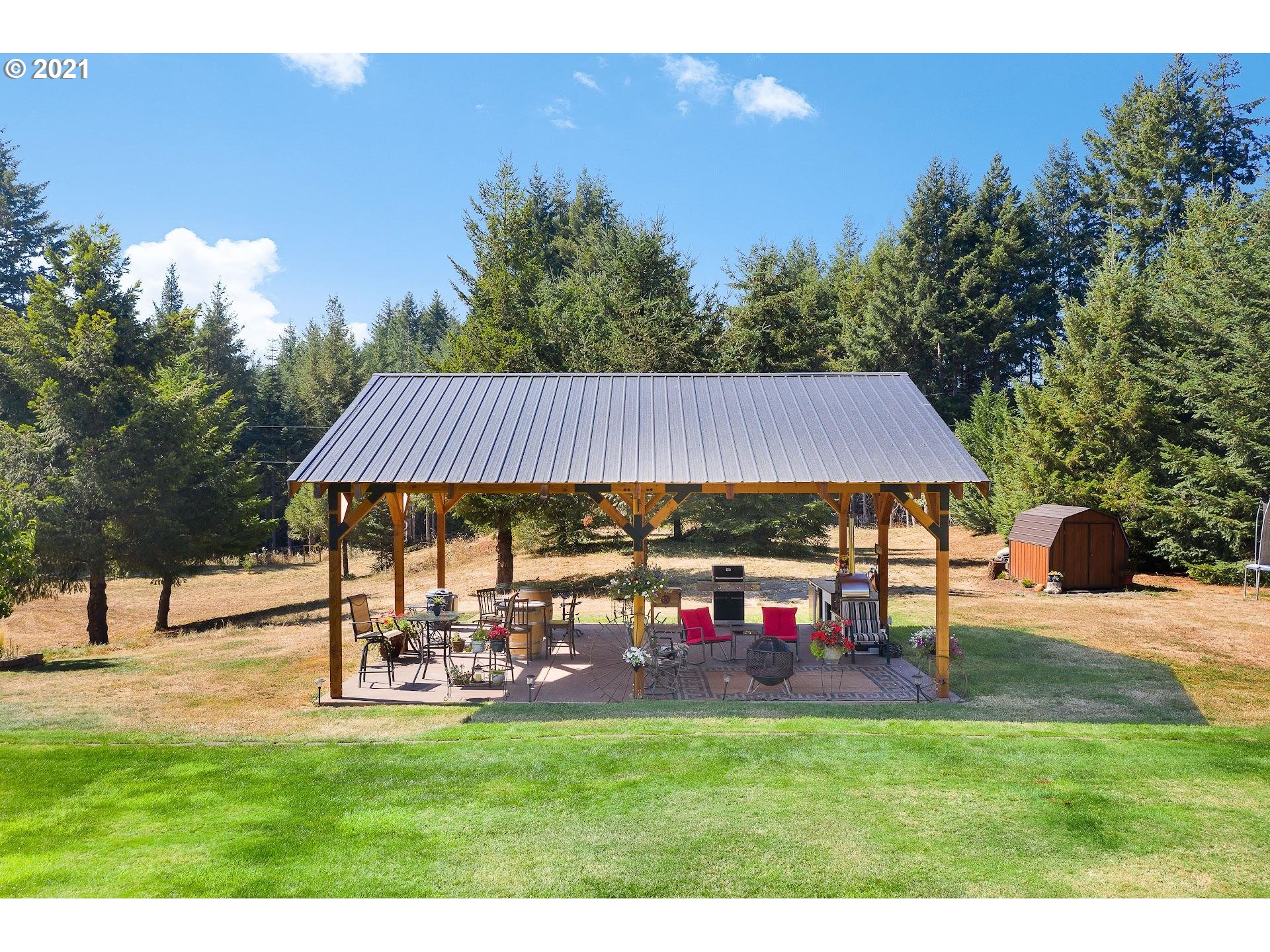 12187 Southeast Laughing Water Road Sandy, OR 97055 - Photo 25 of 32