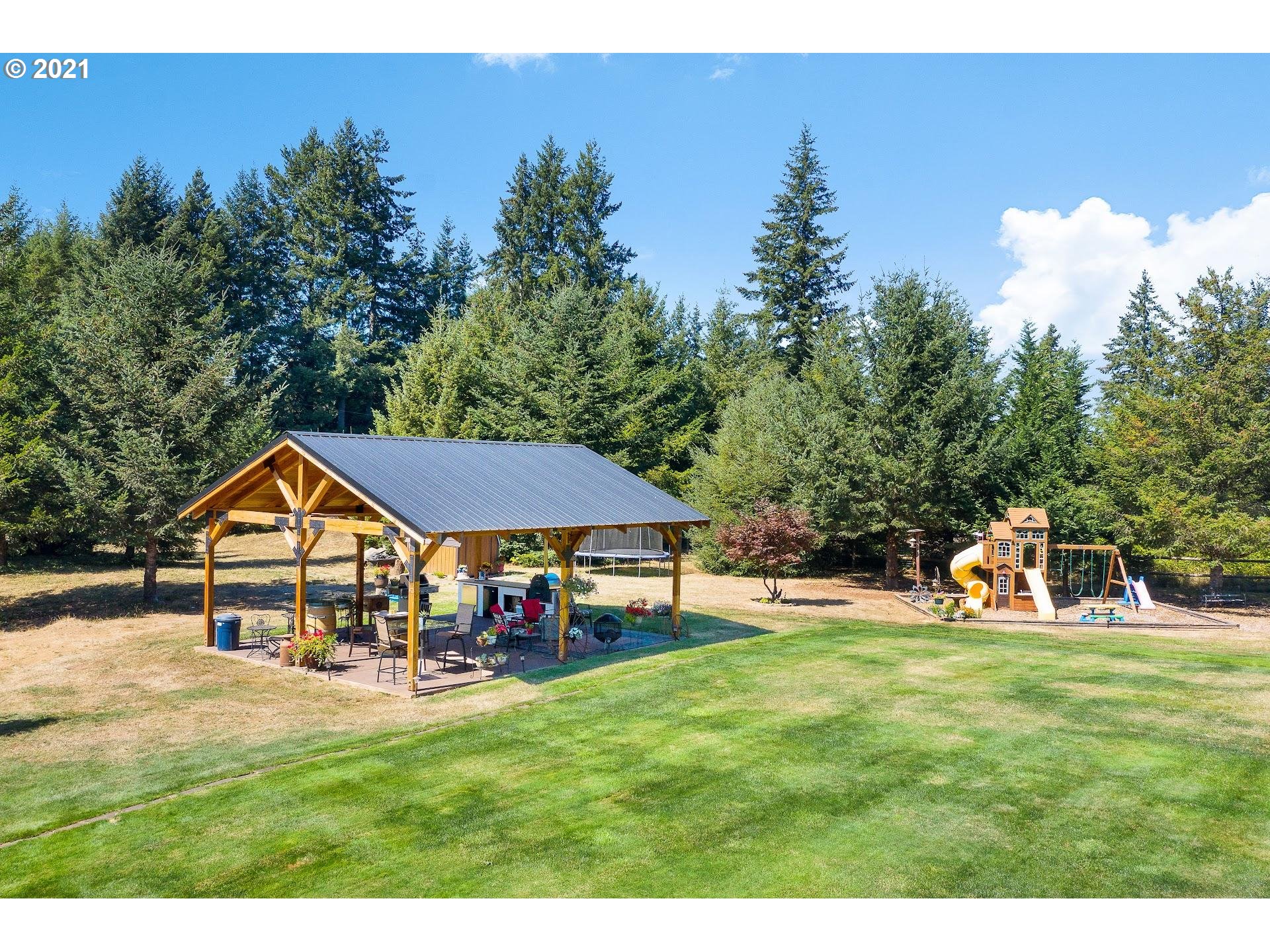 12187 Southeast Laughing Water Road Sandy, OR 97055 - Photo 27 of 32