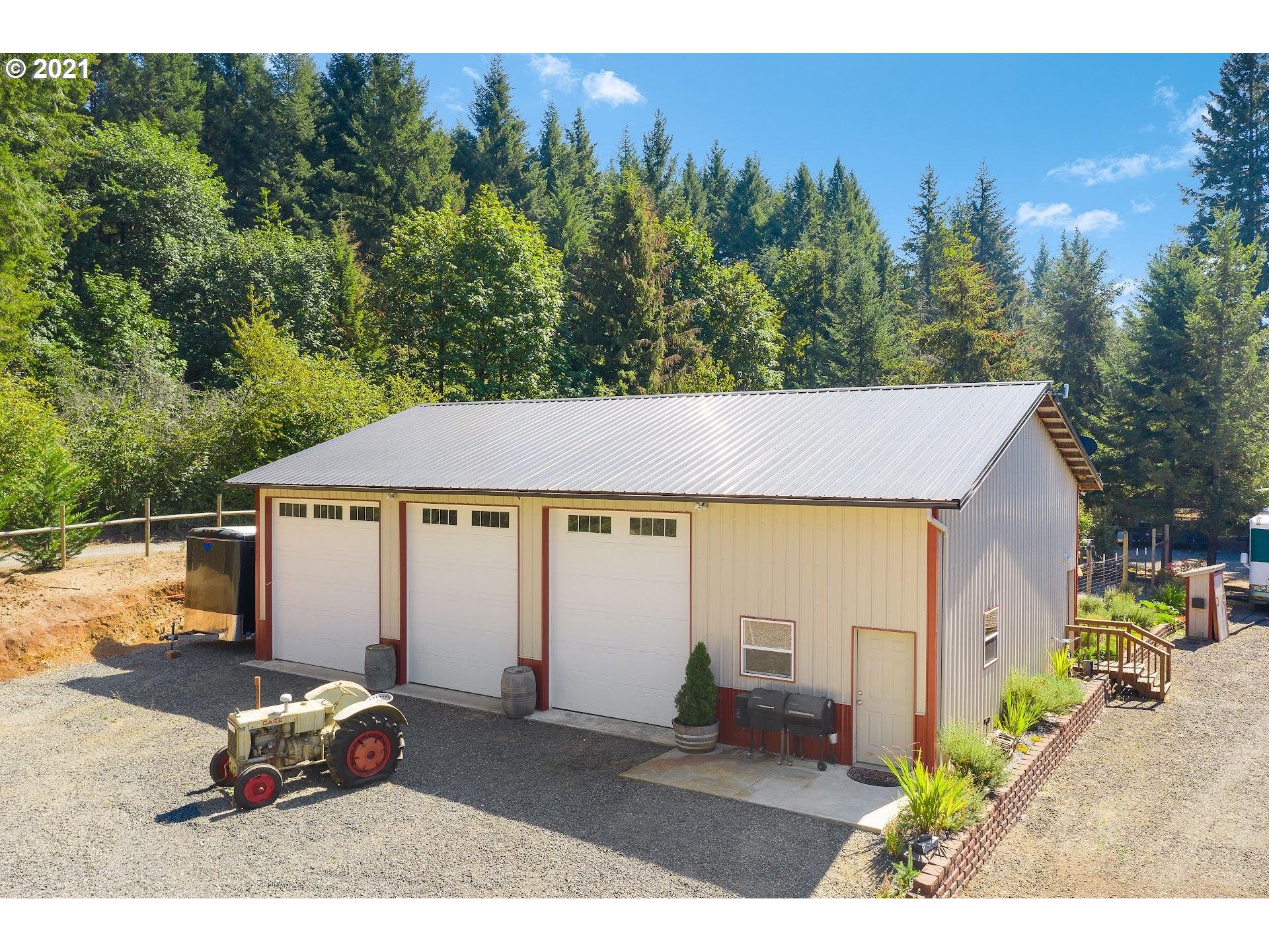 12187 Southeast Laughing Water Road Sandy, OR 97055 - Photo 28 of 32