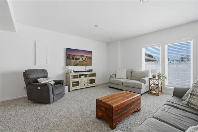 $465,000 | 1709 Cottonwood Creek Avenue, Kearney, MO 64060