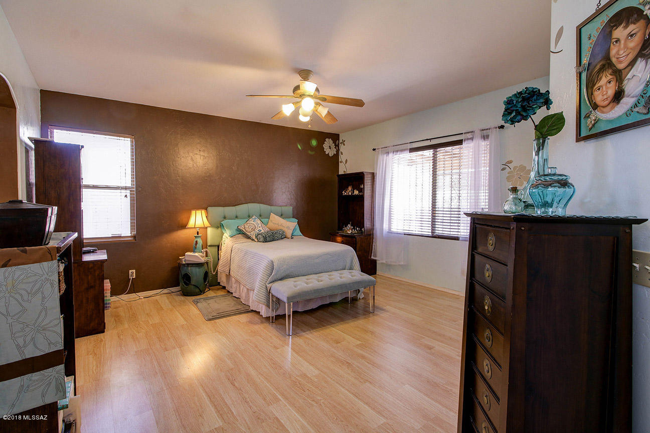 5526 South Swires Road Tucson, AZ 85746 - Photo 12 of 23 Gallery Image 12