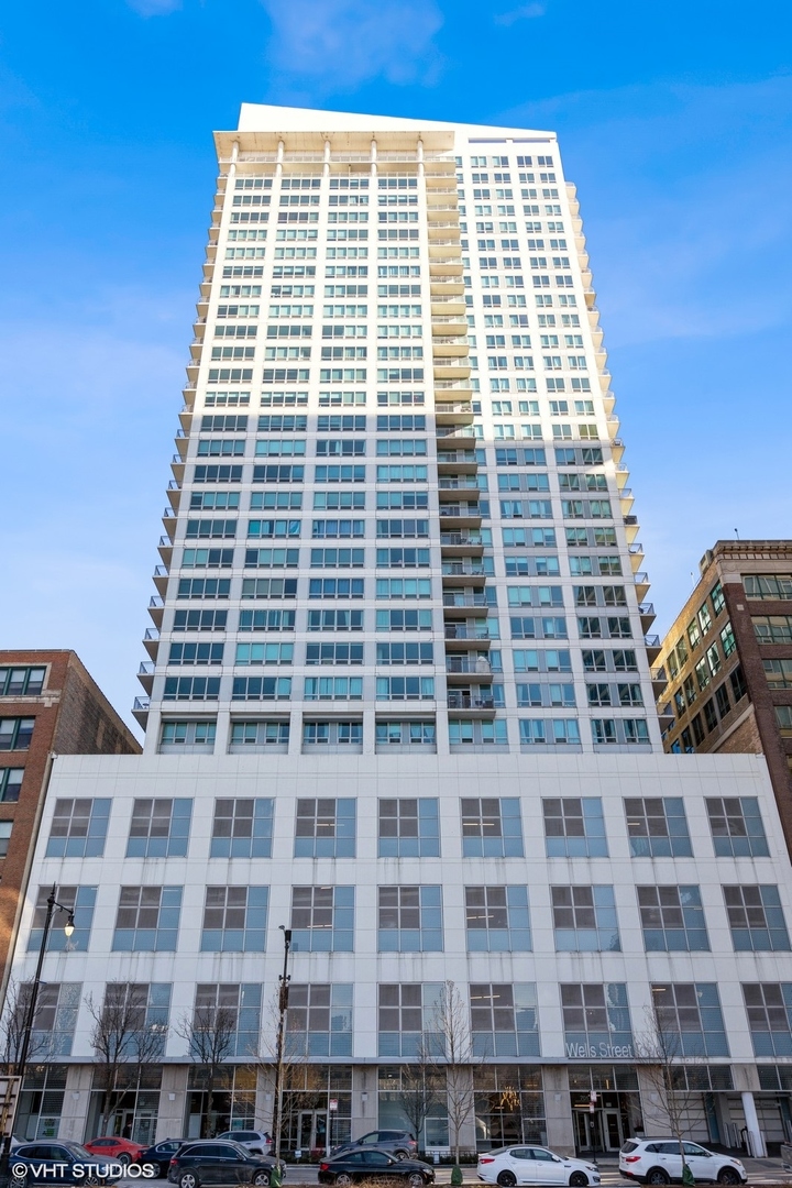 701 South Wells Street, Unit 2202 Chicago, IL 60607 - Photo 1 of 24 Gallery Image 1