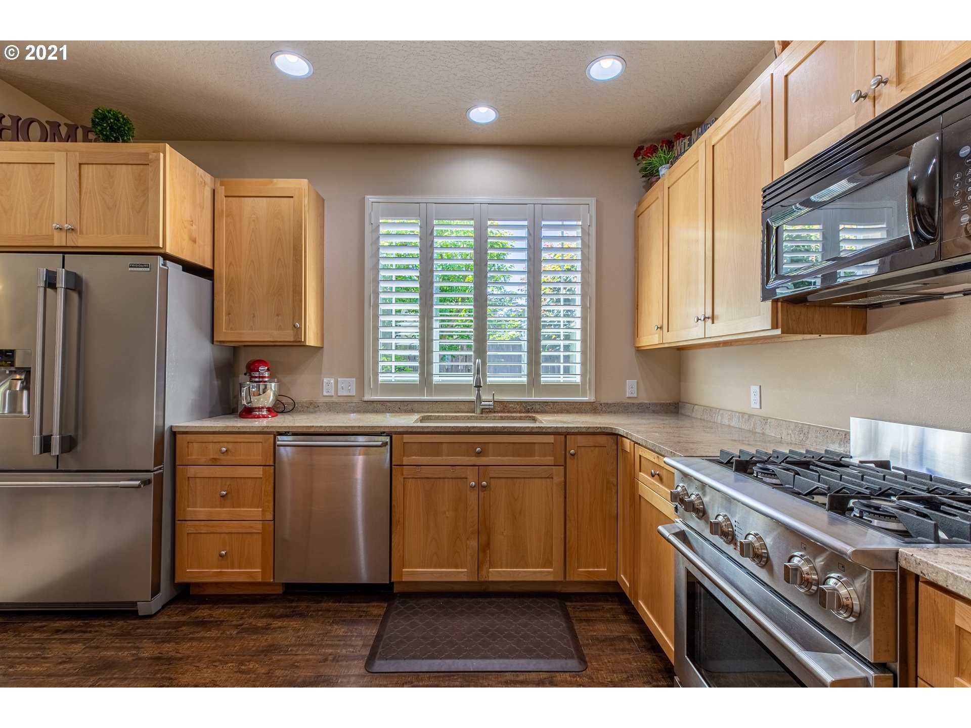 1930 Roosevelt Street North Bend, OR 97459 - Photo 14 of 32