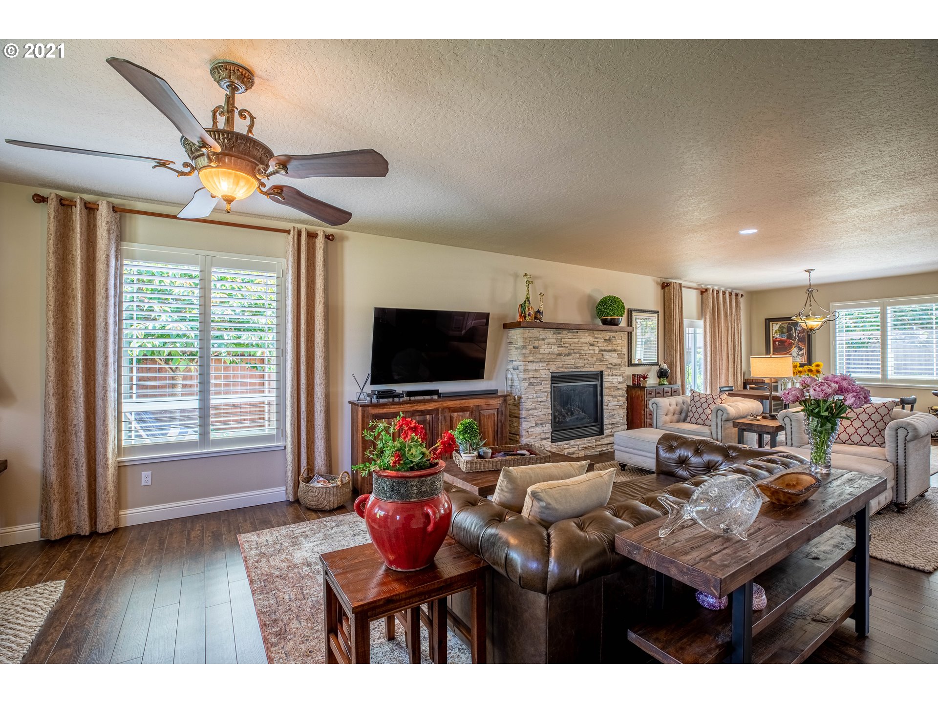 1930 Roosevelt Street North Bend, OR 97459 - Photo 4 of 32