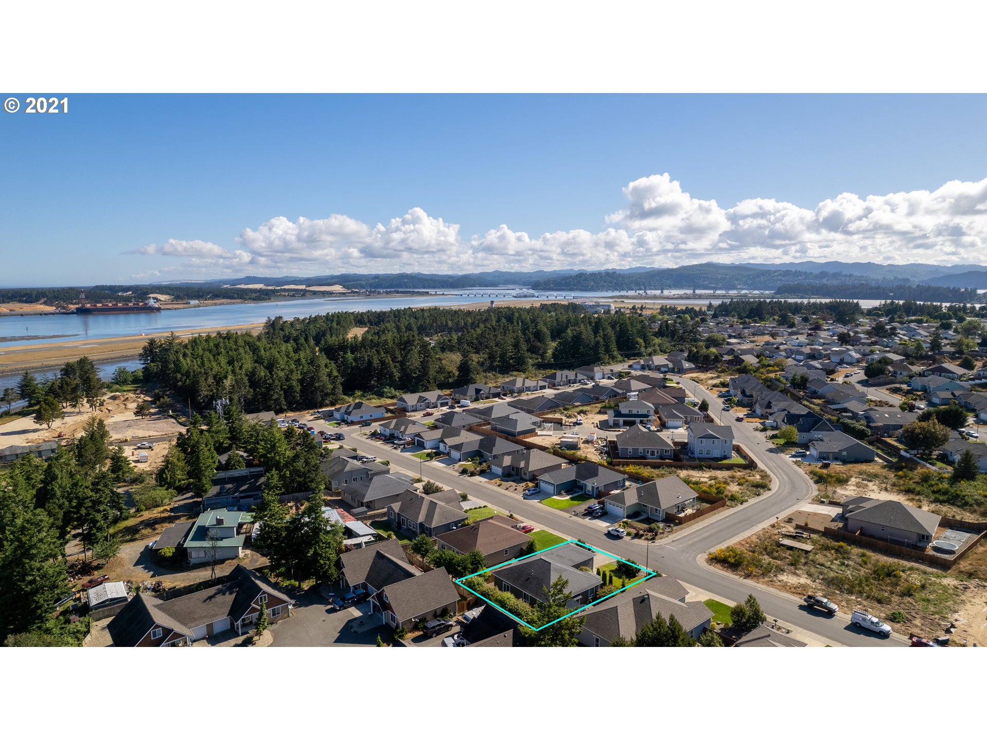 1930 Roosevelt Street North Bend, OR 97459 - Photo 32 of 32