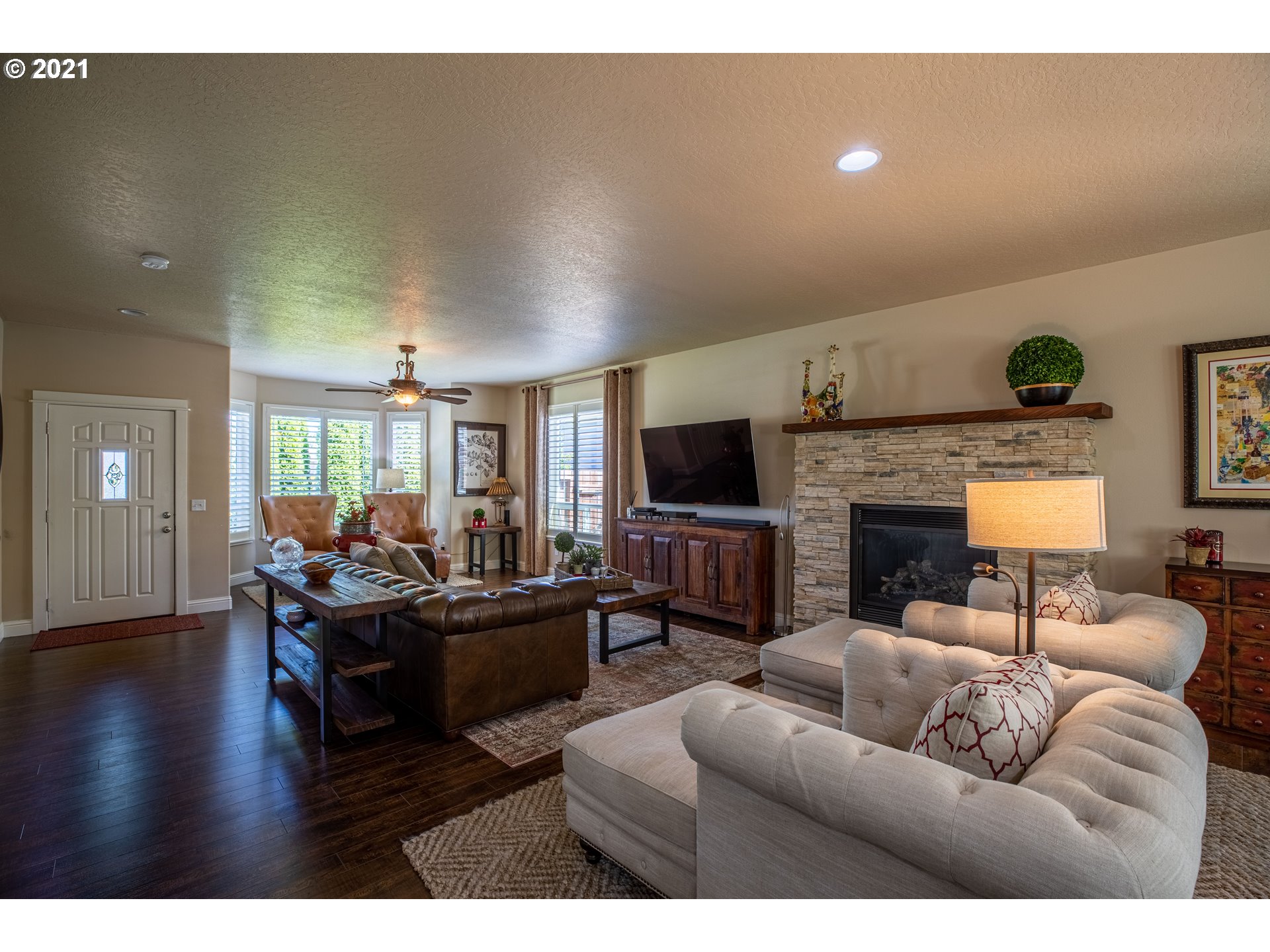 1930 Roosevelt Street North Bend, OR 97459 - Photo 5 of 32