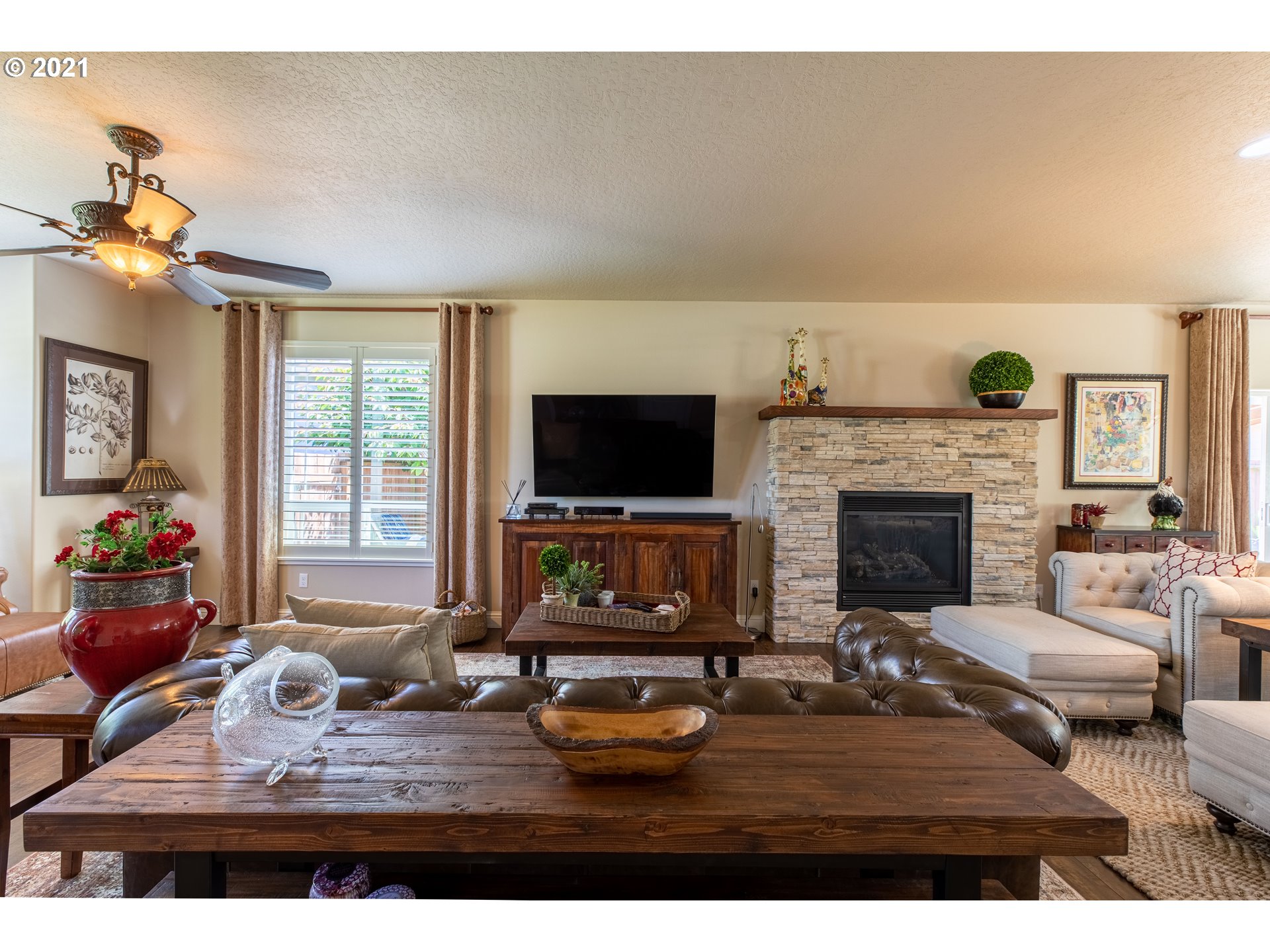 1930 Roosevelt Street North Bend, OR 97459 - Photo 8 of 32