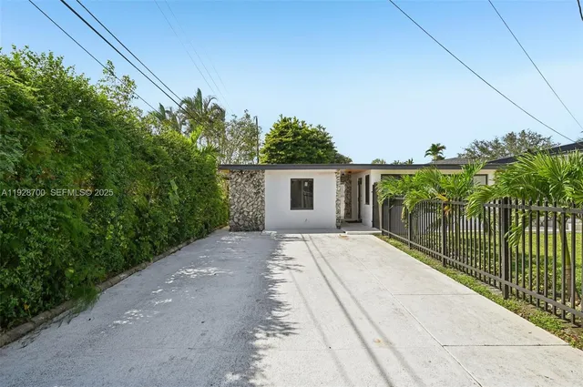 $3,700 | 5152 Southwest 6th Street, Coral Gables, FL 33134