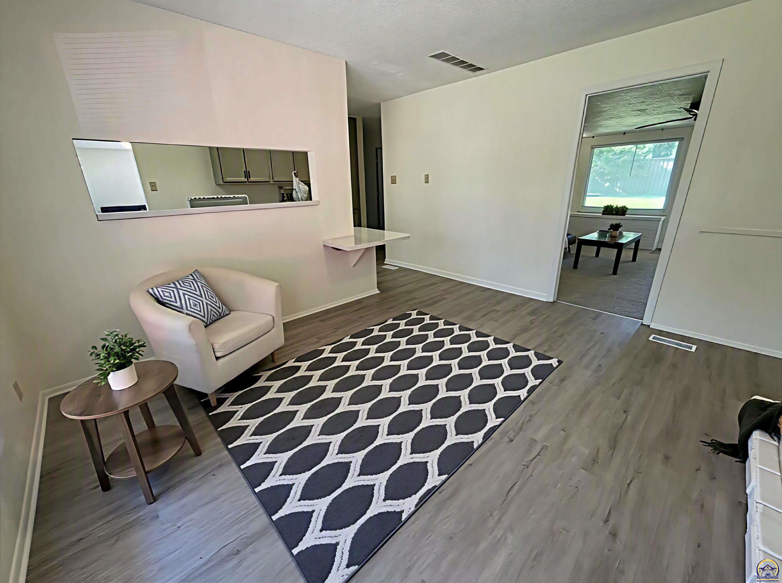 4029 Southwest 28th Terrace Topeka, KS 66614 - Photo 19 of 26