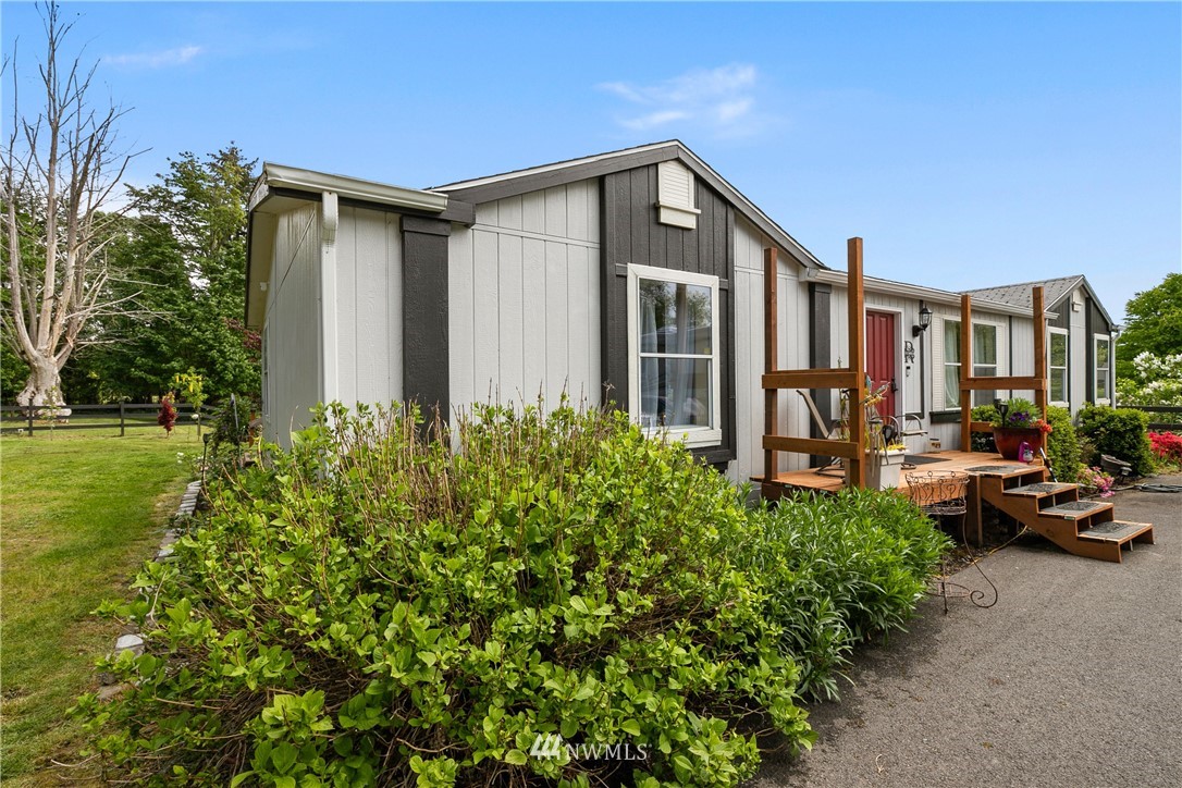 6733 Fir Tree Road Southeast Olympia, WA 98513 - Photo 2 of 25 Gallery Image 2