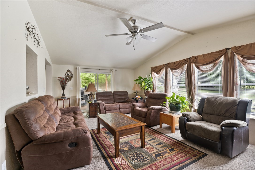 6733 Fir Tree Road Southeast Olympia, WA 98513 - Photo 7 of 25 Gallery Image 7