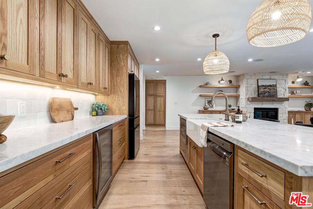 2554 Amherst Avenue Los Angeles, CA 90064 - Photo 12 of 39