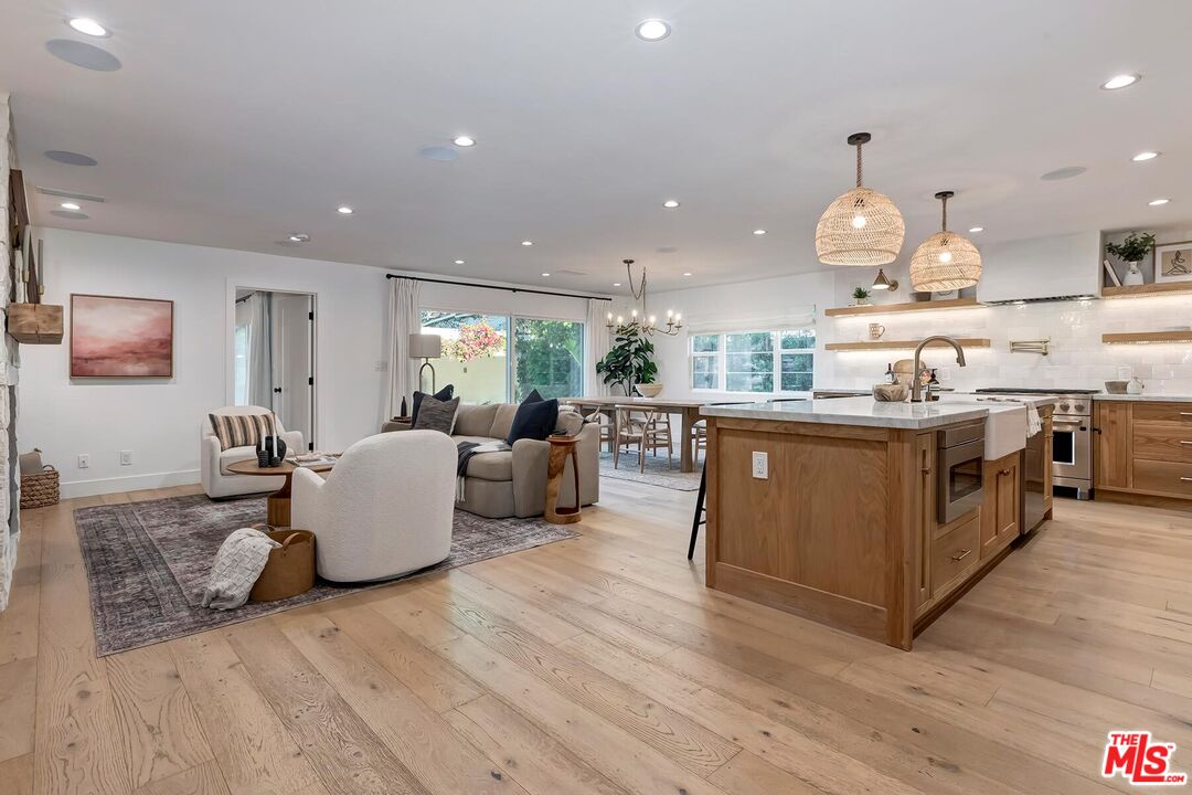 2554 Amherst Avenue Los Angeles, CA 90064 - Photo 6 of 39