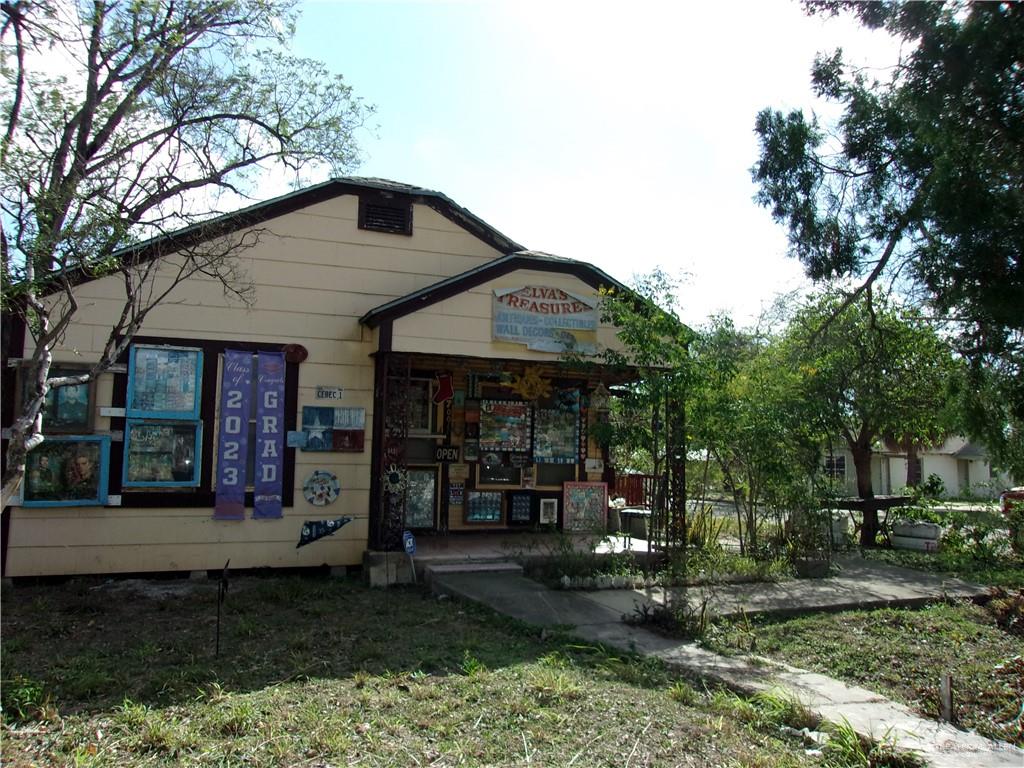 700 Doherty Avenue Mission, TX 78572 - Photo 1 of 7 a front view of a house with garden
