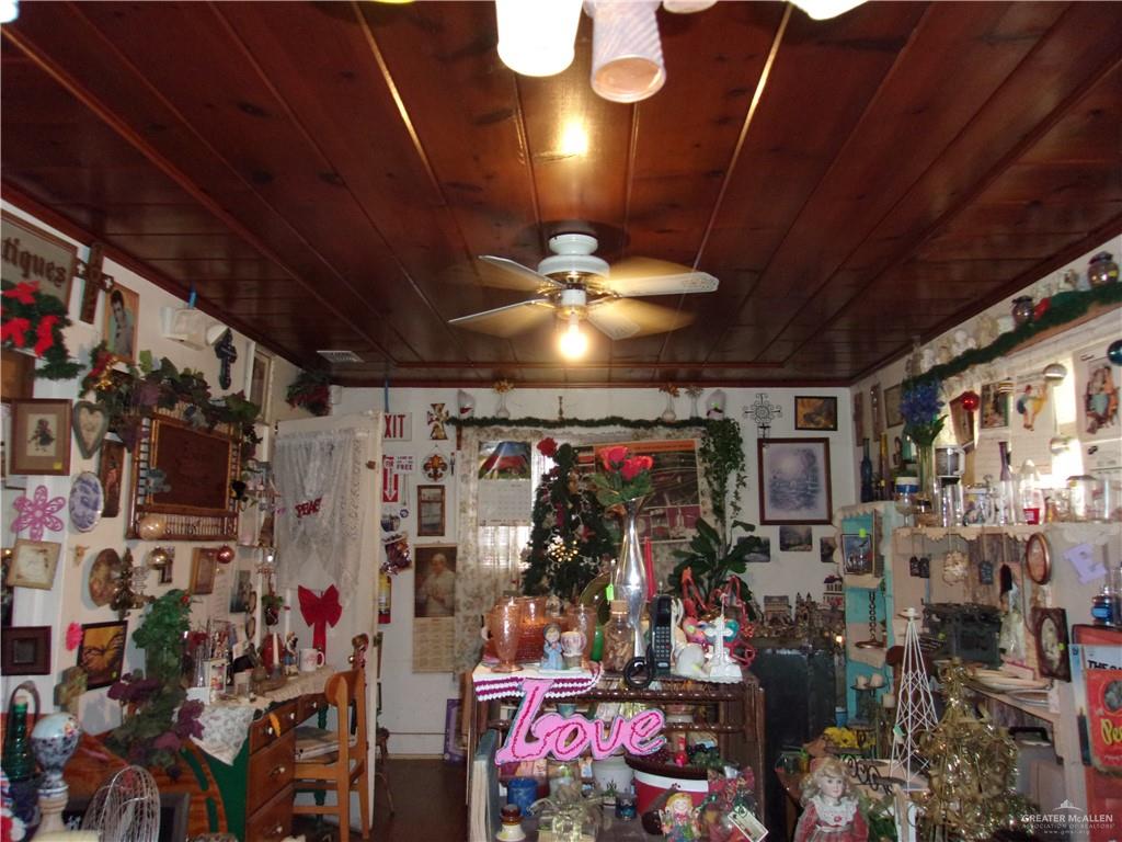 700 Doherty Avenue Mission, TX 78572 - Photo 6 of 7 a view of a room with racks
