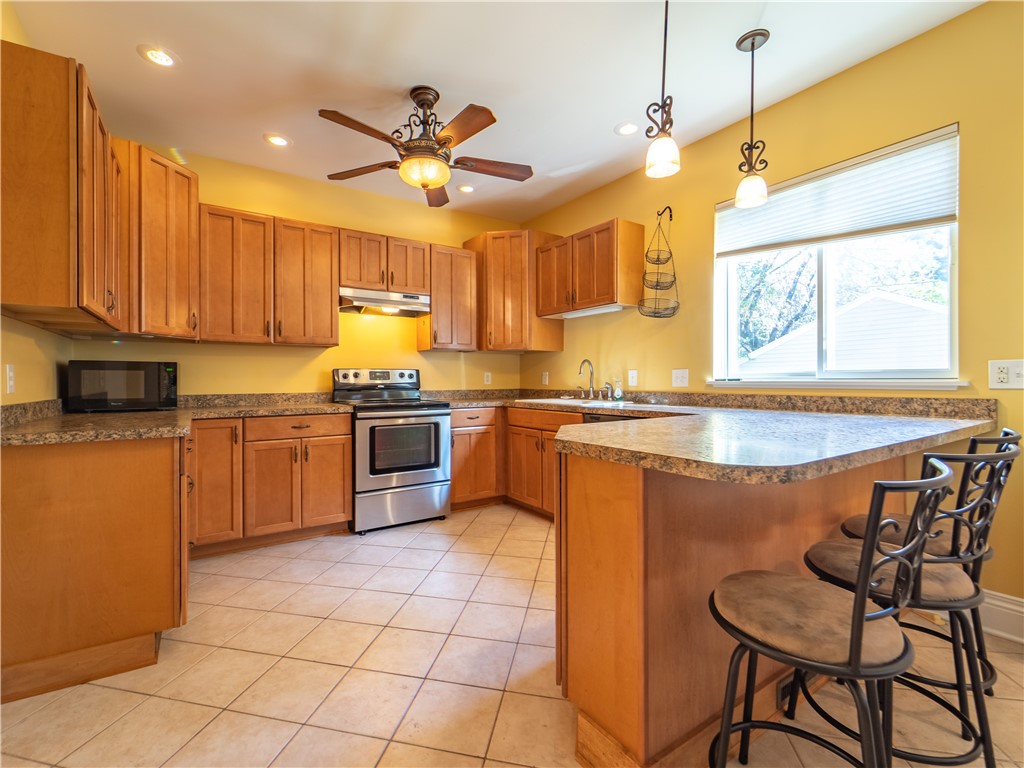 20 Sumner Park Rochester, NY 14607 - Photo 4 of 25 Updated Eat in Kitchen open and ready for entertai