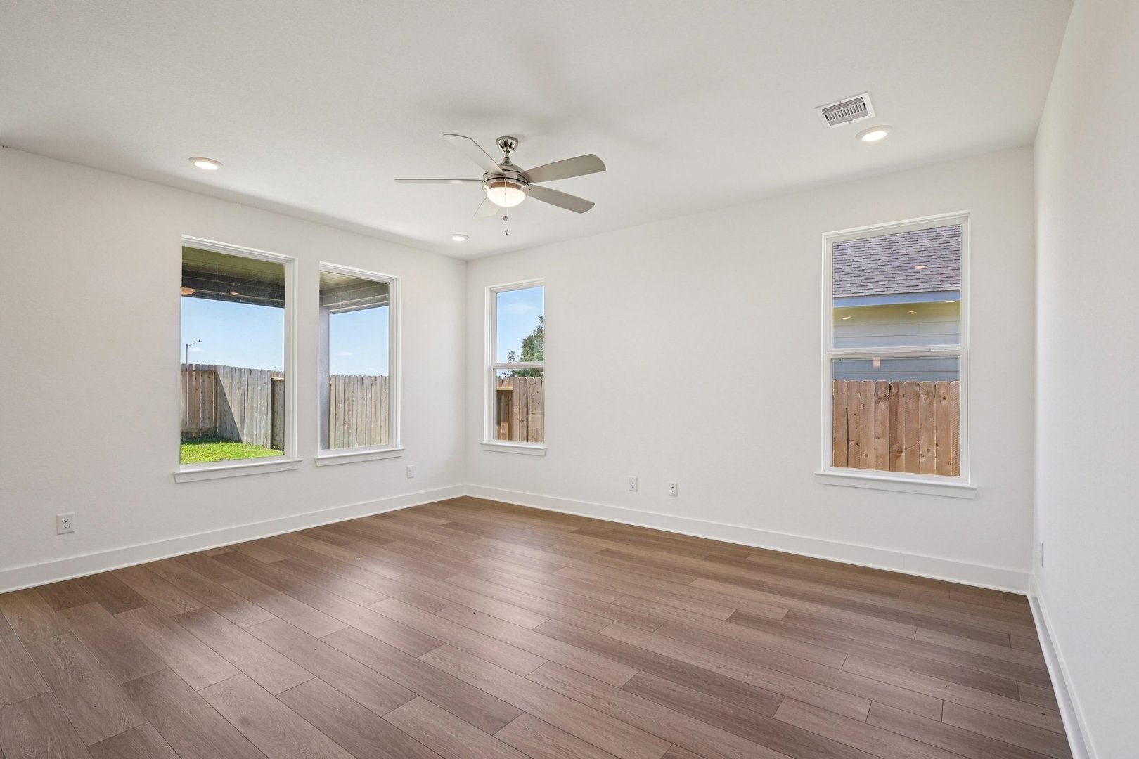 14465 Trumpet Lane Splendora, TX 77372 - Photo 6 of 24 Living room