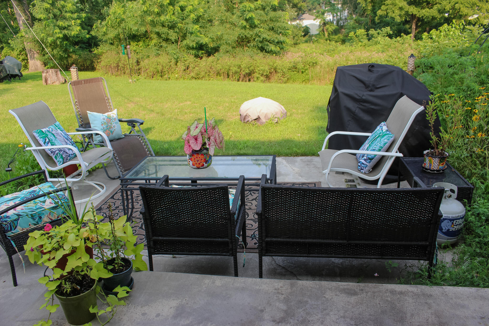 2819 Bryant Street Portage, IN 46368 - Photo 19 of 24 a view of a chairs and table in the patio