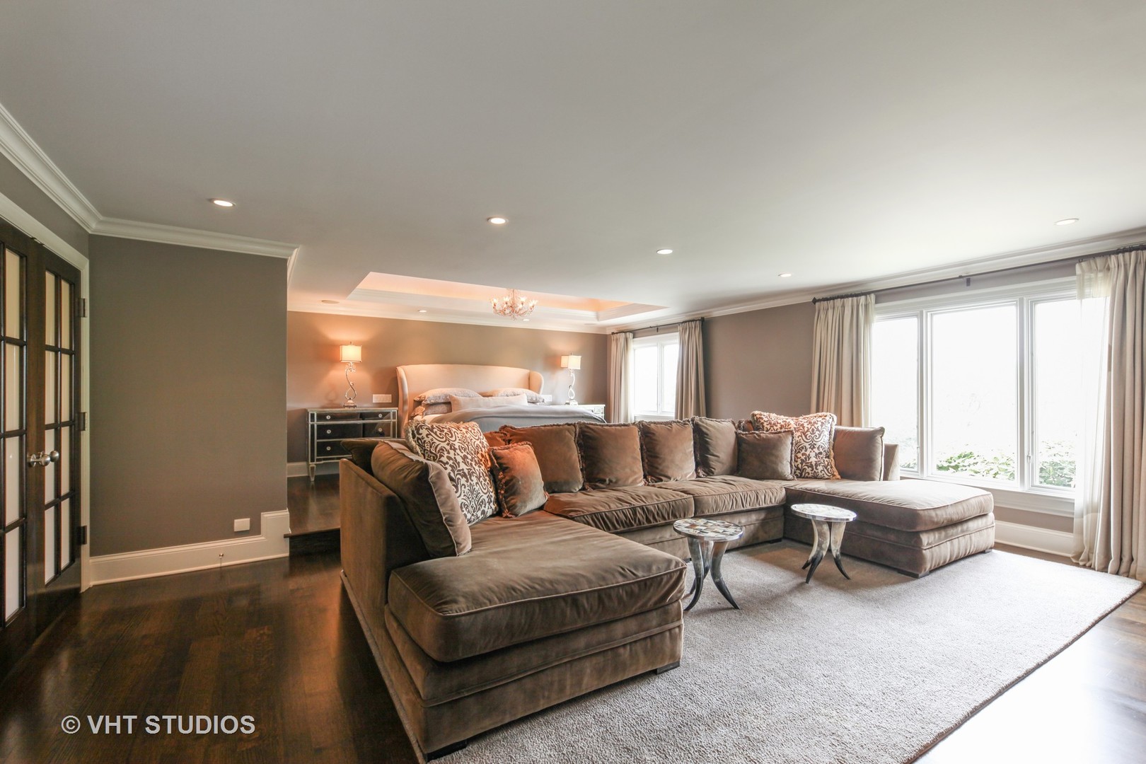 1536 Voltz Road Northbrook, IL 60062 - Photo 18 of 50 a living room with furniture and a large window