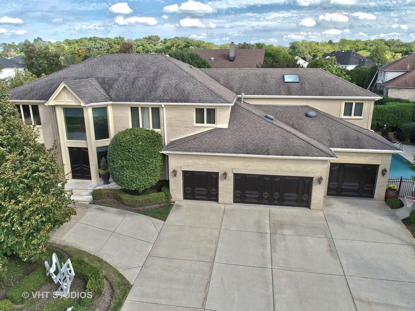 1536 Voltz Road Northbrook, IL 60062 - Photo 41 of 50 a aerial view of a house with yard and garage