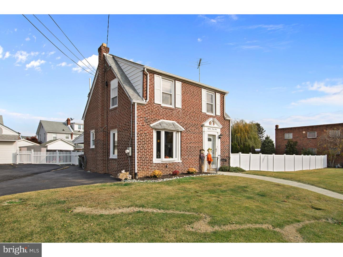 1833 Rhawn Street Philadelphia, PA 19111 - Photo 2 of 23 Gallery Image 2