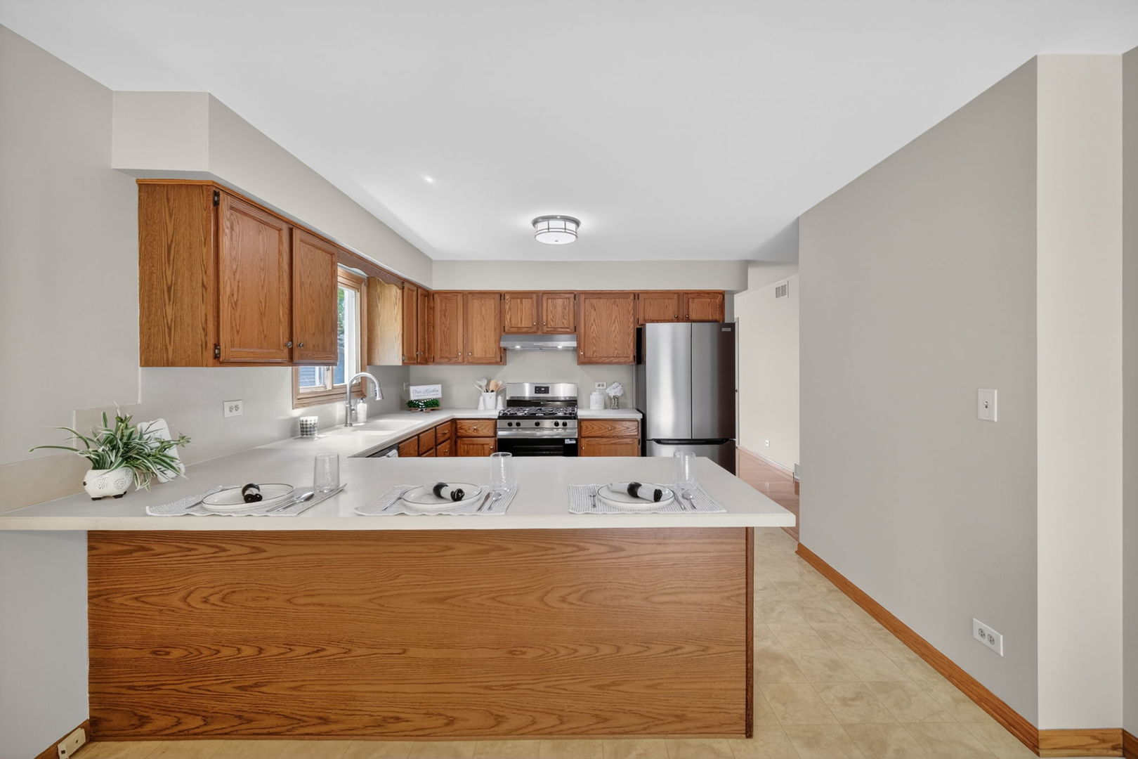 S075 Pleasant Hill Road Wheaton, IL 60187 - Photo 9 of 31