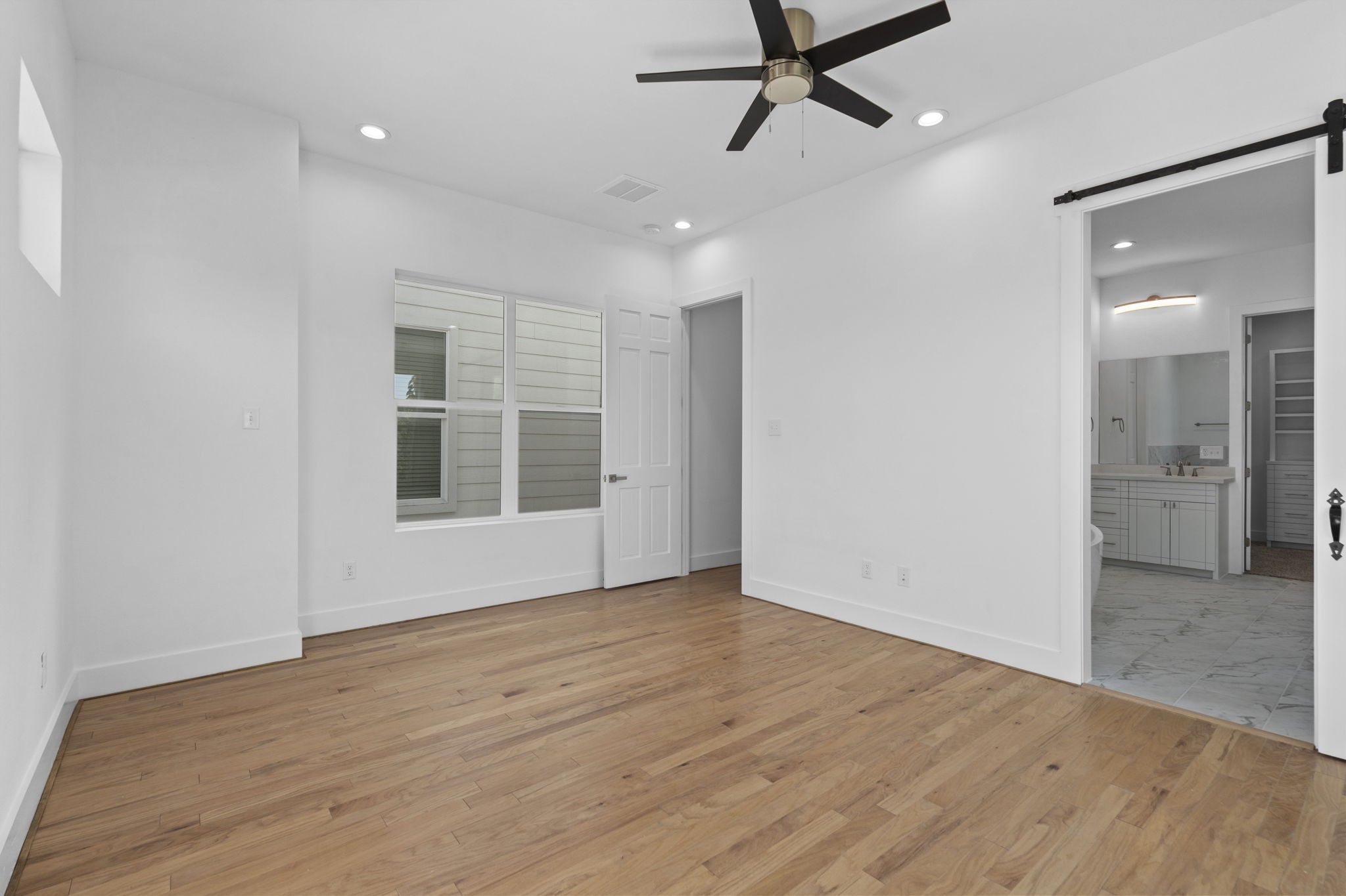 2022 Thonig Road, Unit A Houston, TX 77055 - Photo 7 of 14