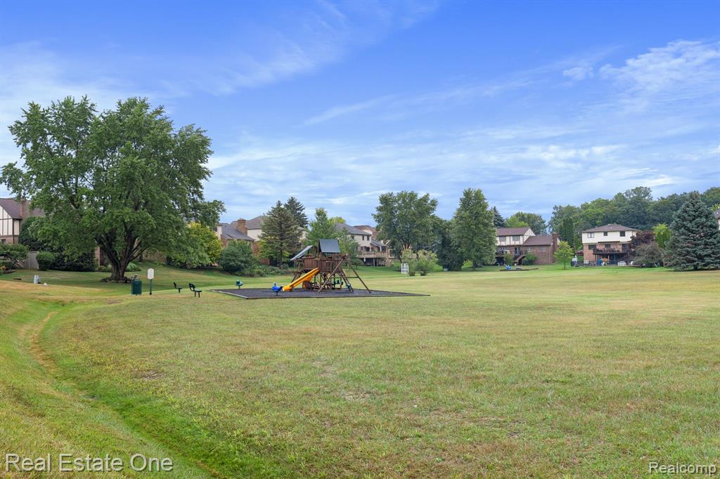 3307 Salem Court Rochester Hills, MI 48306 - Photo 34 of 36